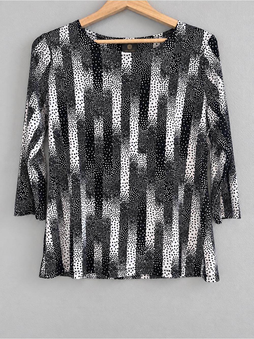 JM Collection Women’s M Black White Abstract Dot Print Stretch 3/4 Sleeve Top